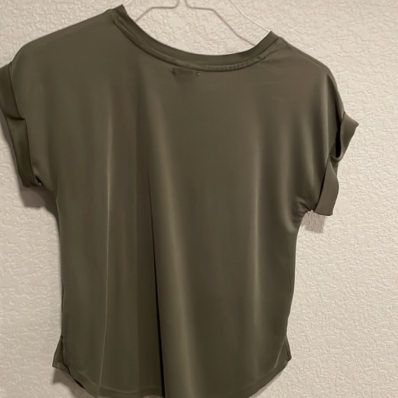 a new day olive army green xs womens tee short sleeve shirt wrinkle free 🌁 - Picture 2 of 7